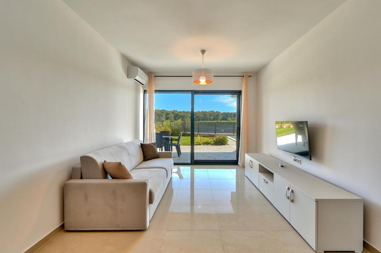 Gold Apartment Медулин Екстериор снимка